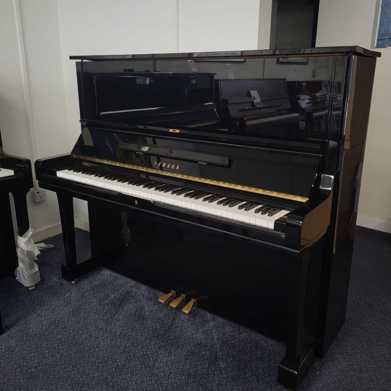 Yamaha U3M upright Piano in black polyester – Featured image – Roberts Pianos Oxford