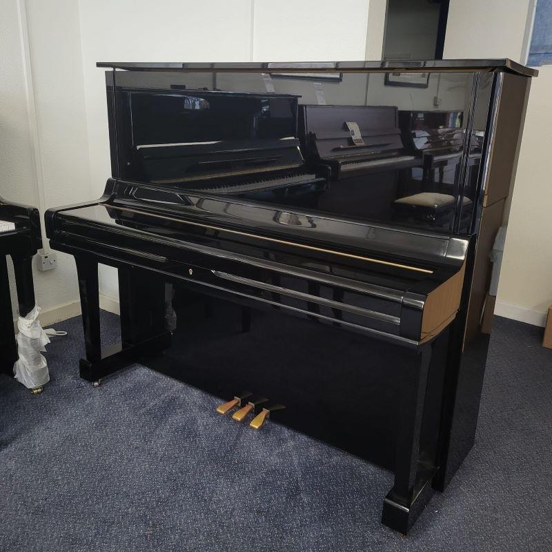 Yamaha U3M upright Piano in black polyester – Gallery image – Roberts Pianos Oxford