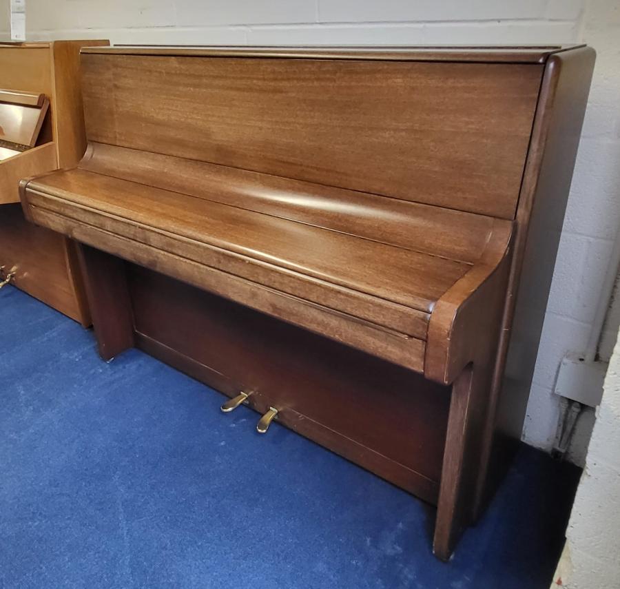 Welmar upright Piano in mahogany – Gallery image – Roberts Pianos Oxford