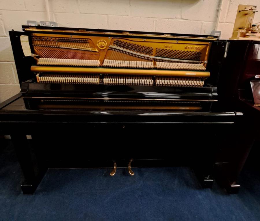 Yamaha U1D upright Piano in Black polyester – Gallery image – Roberts Pianos Oxford