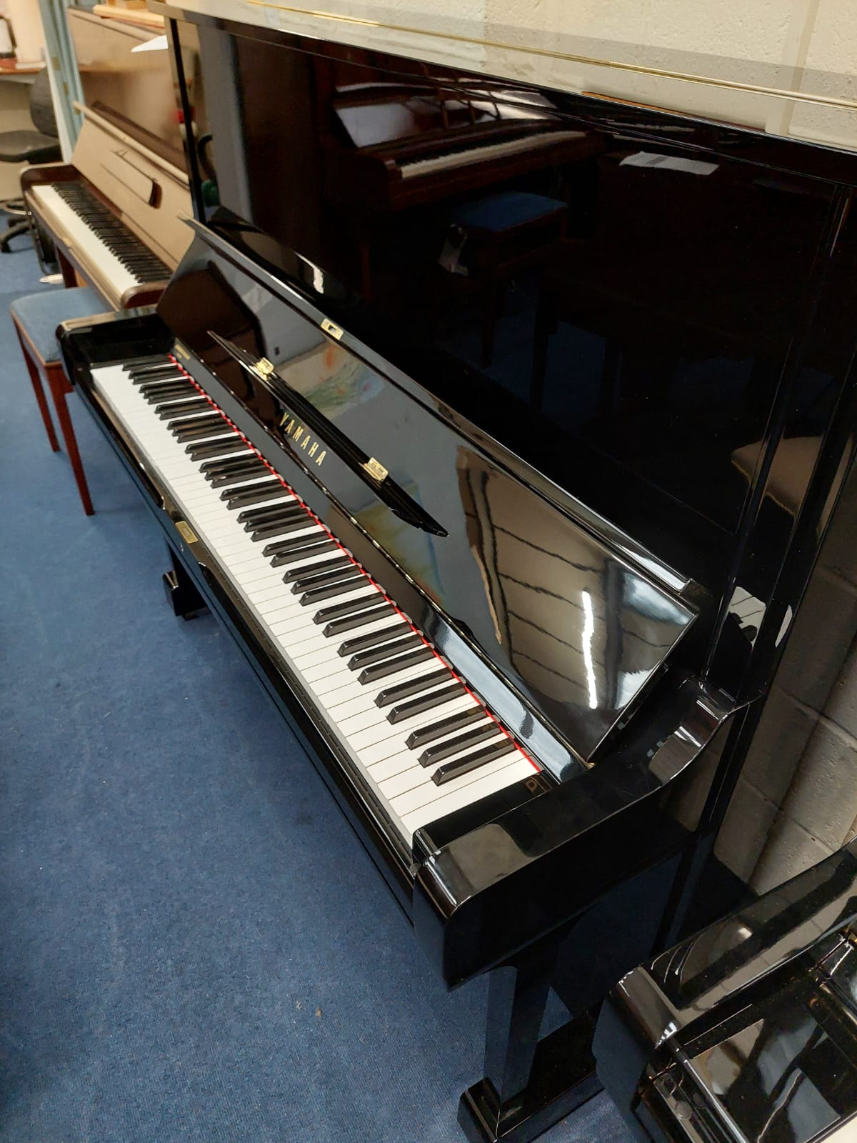 Yamaha U3H upright Piano in Black – Gallery image – Roberts Pianos Oxford