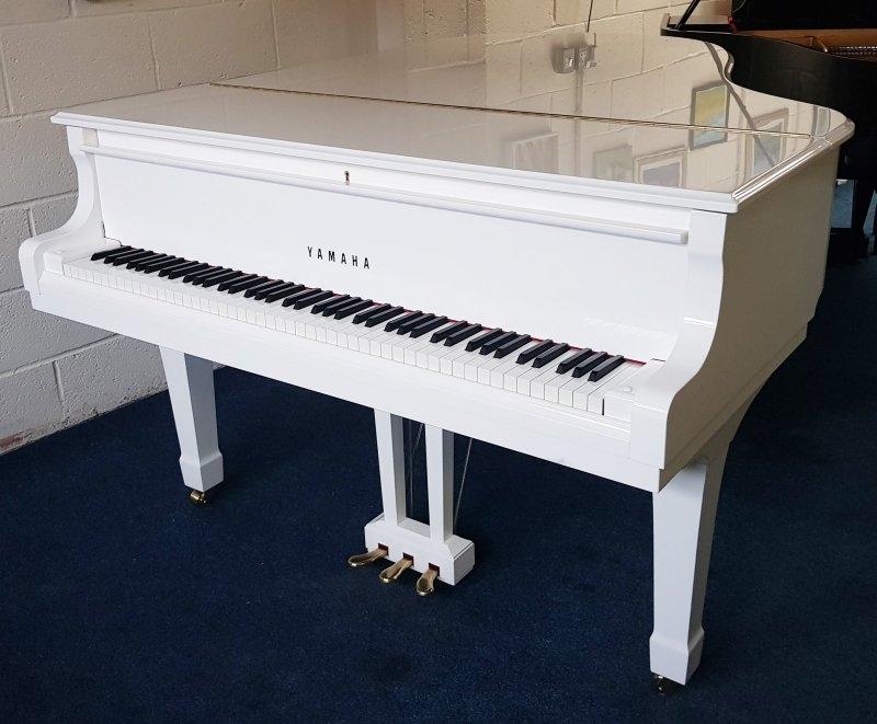 Yamaha C3 grand Piano in white polyester – Gallery image – Roberts Pianos Oxford