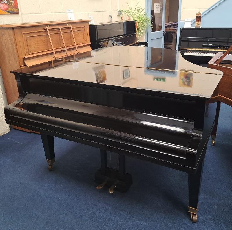 Bluthner style IVa grand Piano in ebonised – Gallery image – Roberts Pianos Oxford