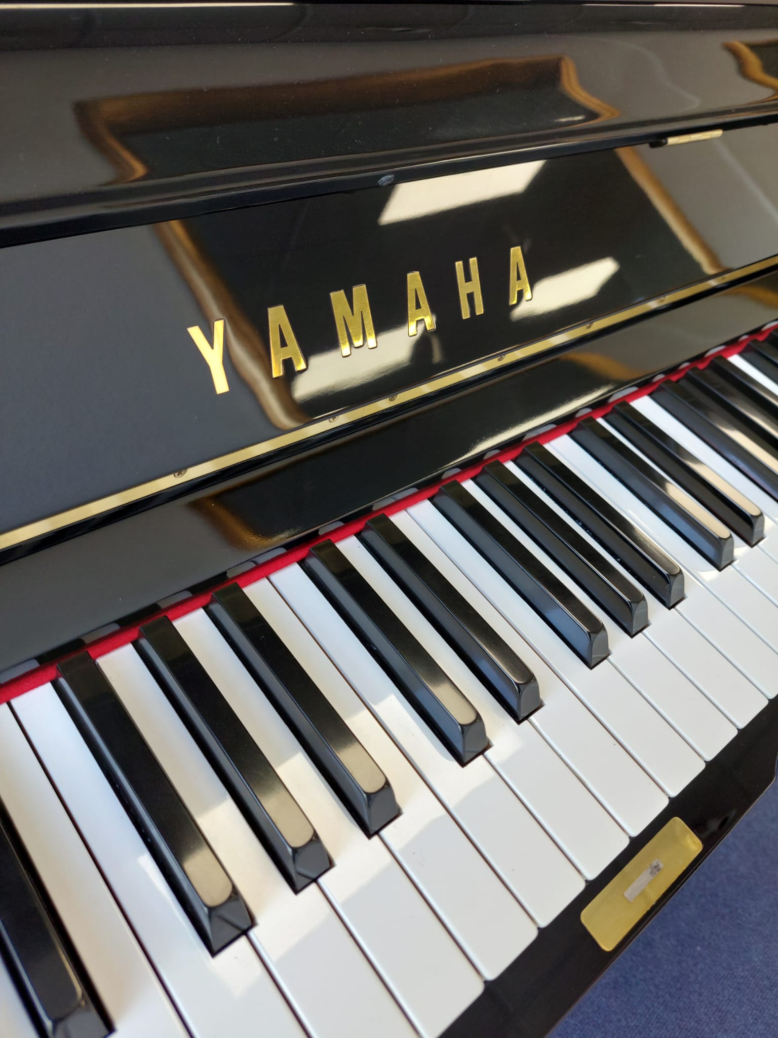 Yamaha U3H Upright Piano in Black Polyester – Gallery image – Roberts Pianos Oxford
