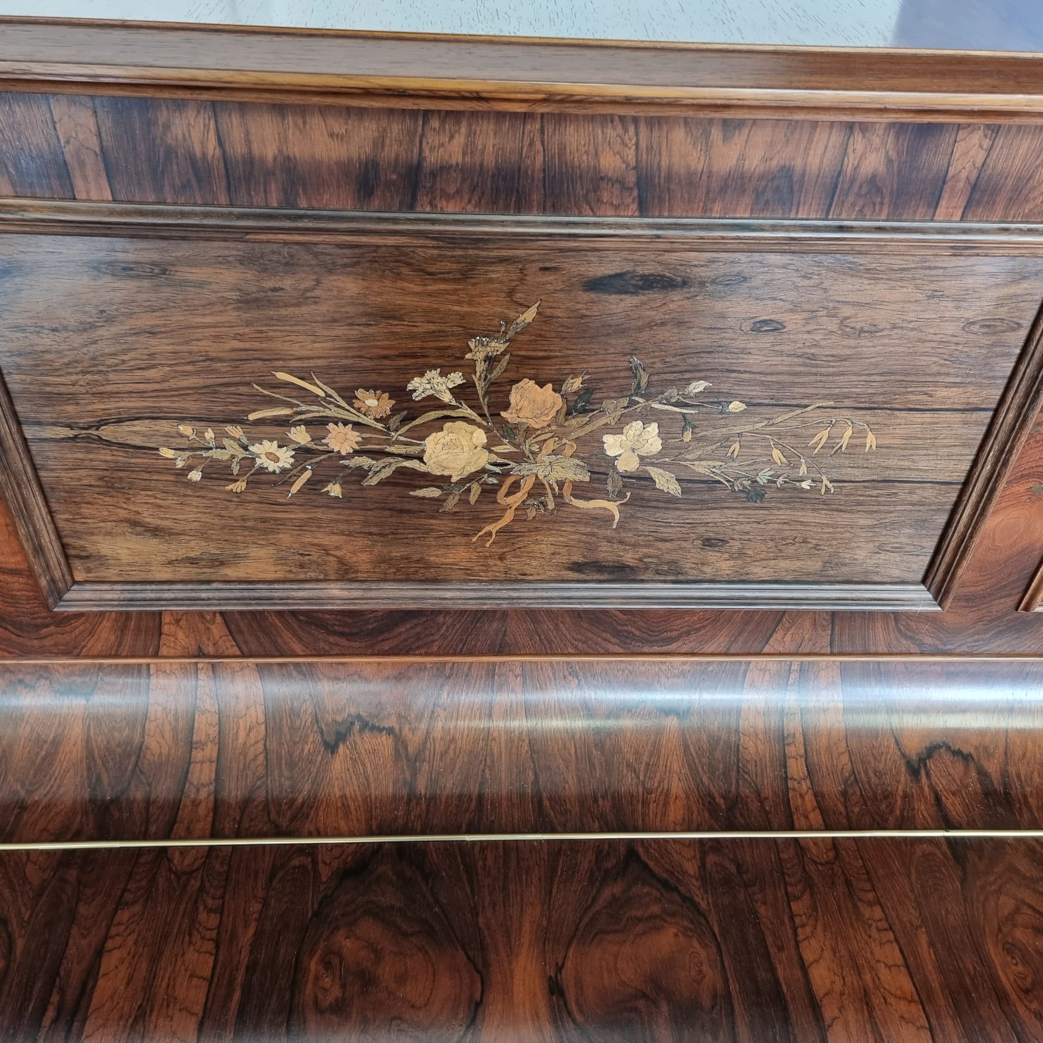 Welmar upright Piano in mahogany – Gallery image – Roberts Pianos Oxford