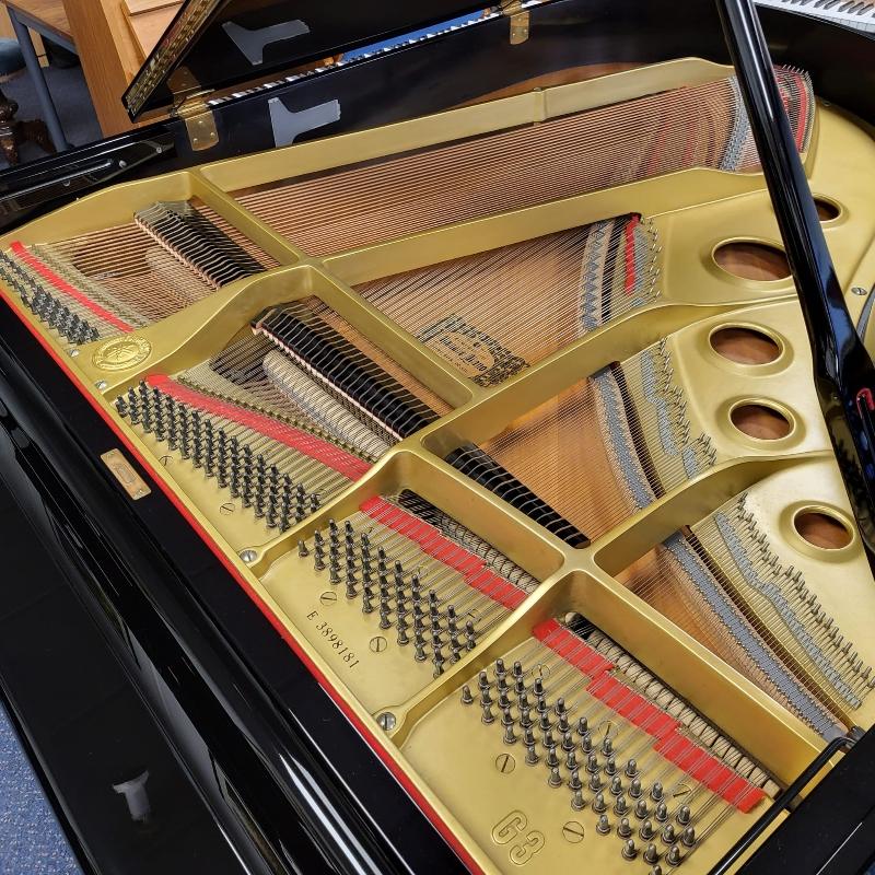 Yamaha G3E grand Piano in Black Polyester – Gallery image – Roberts Pianos Oxford