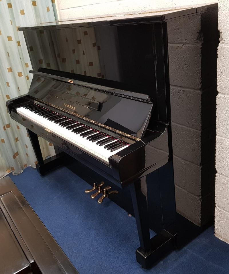 Yamaha U3 upright Piano in Black – Featured image – Roberts Pianos Oxford