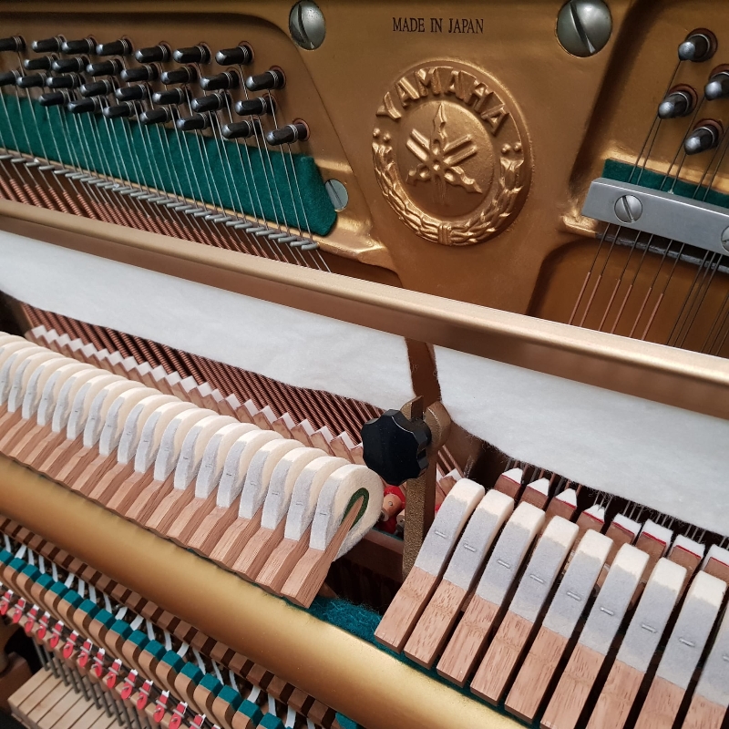 Yamaha U3
