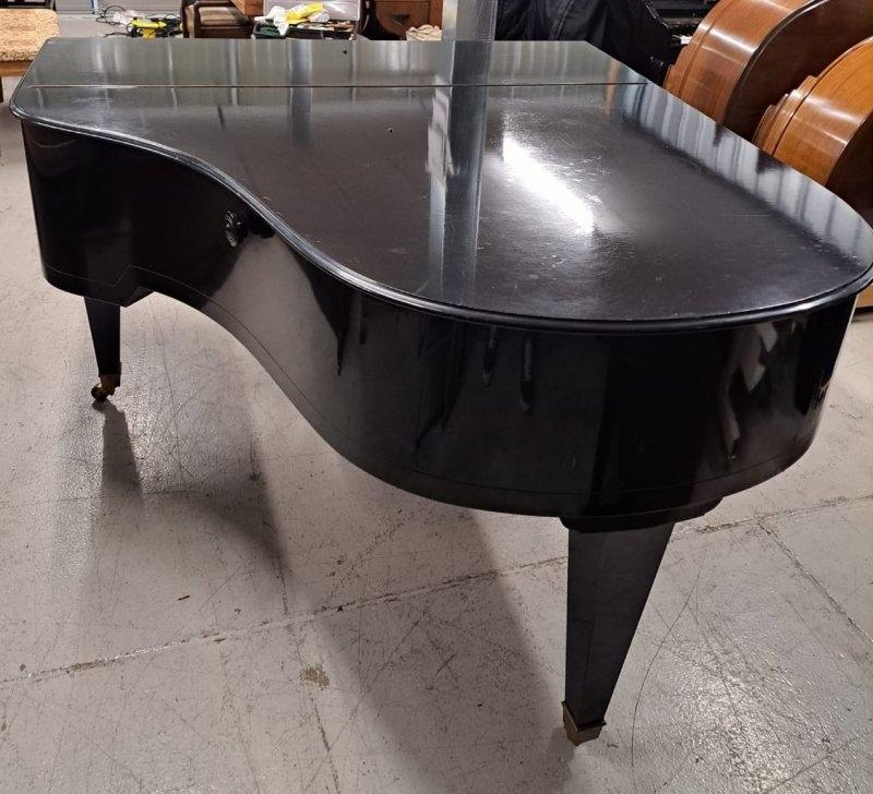 Bosendorfer 170 grand Piano in black – Gallery image – Roberts Pianos Oxford