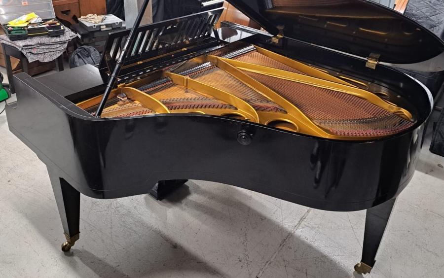 Bosendorfer 170 grand Piano in black – Gallery image – Roberts Pianos Oxford