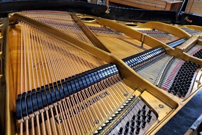 Bosendorfer 170 grand Piano in black – Gallery image – Roberts Pianos Oxford