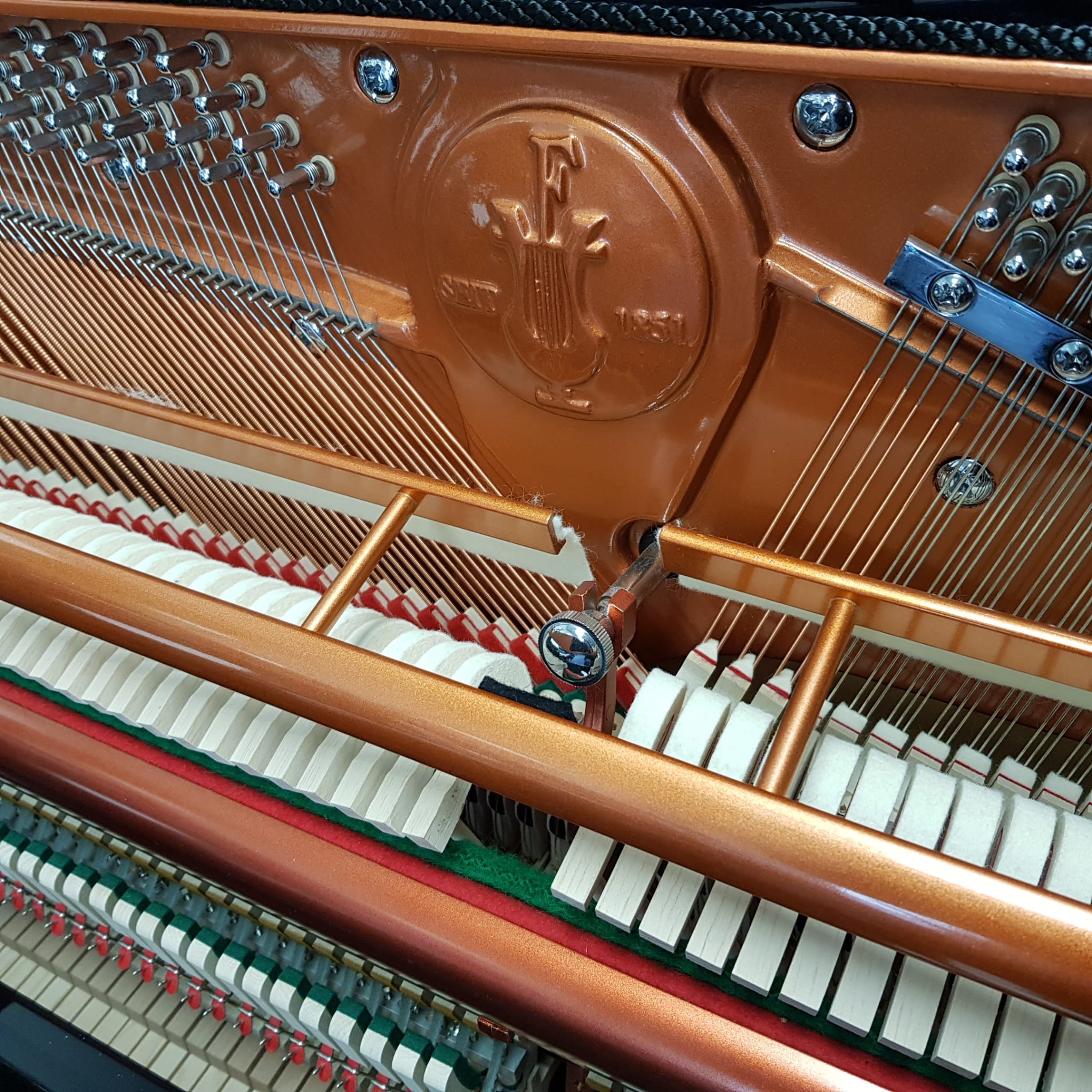 Feurich 122 Silent System