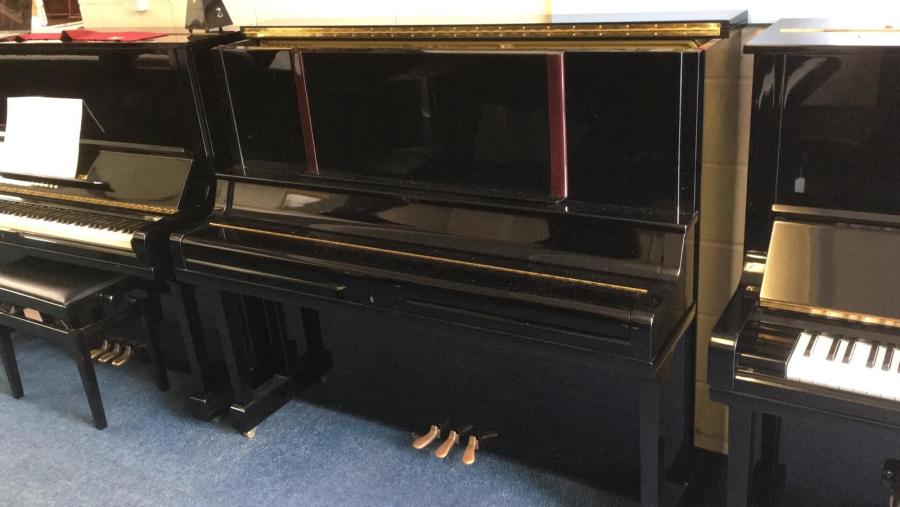 Yamaha U5 upright Piano in bright black – Featured image – Roberts Pianos Oxford