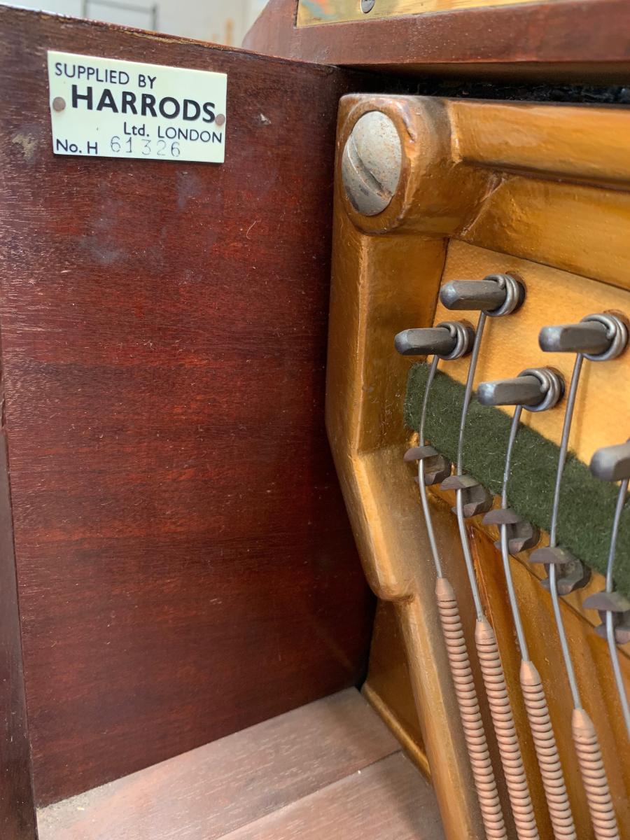 Bechstein 7 upright Piano in mahogany – Gallery image – Roberts Pianos Oxford