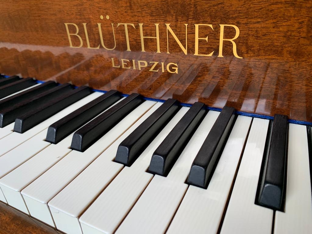 Bluthner IV grand Piano in mahogany – Gallery image – Roberts Pianos Oxford