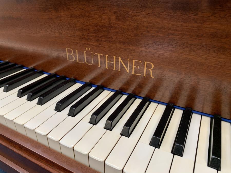 Bluthner Style IV grand Piano in satin mahogany – Gallery image – Roberts Pianos Oxford