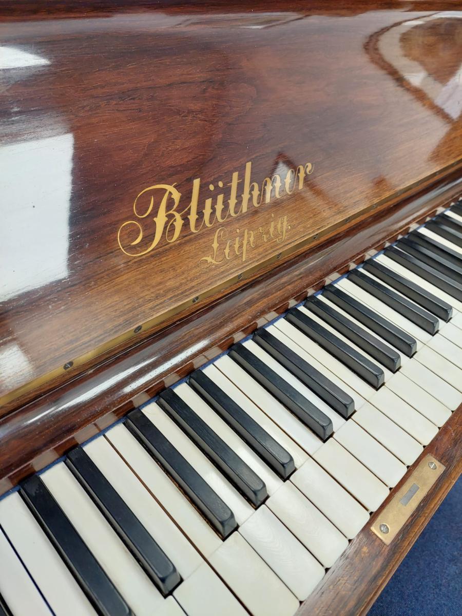 Bluthner upright Piano in Rosewood – Gallery image – Roberts Pianos Oxford