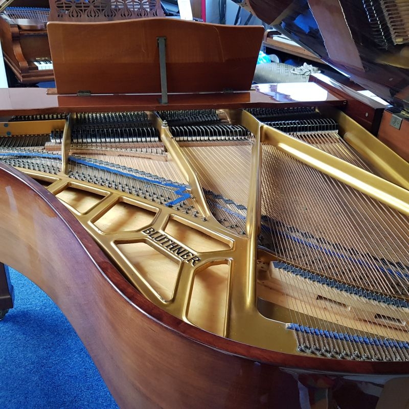 Bluthner 166 model 10 grand Piano in mahogany – Gallery image – Roberts Pianos Oxford