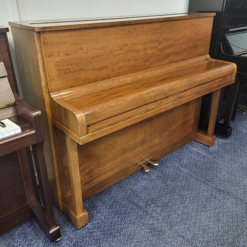 Bluthner upright Piano in mahogany – Gallery image – Roberts Pianos Oxford