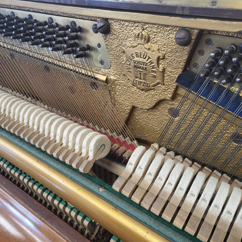 Bluthner upright Piano in mahogany – Gallery image – Roberts Pianos Oxford