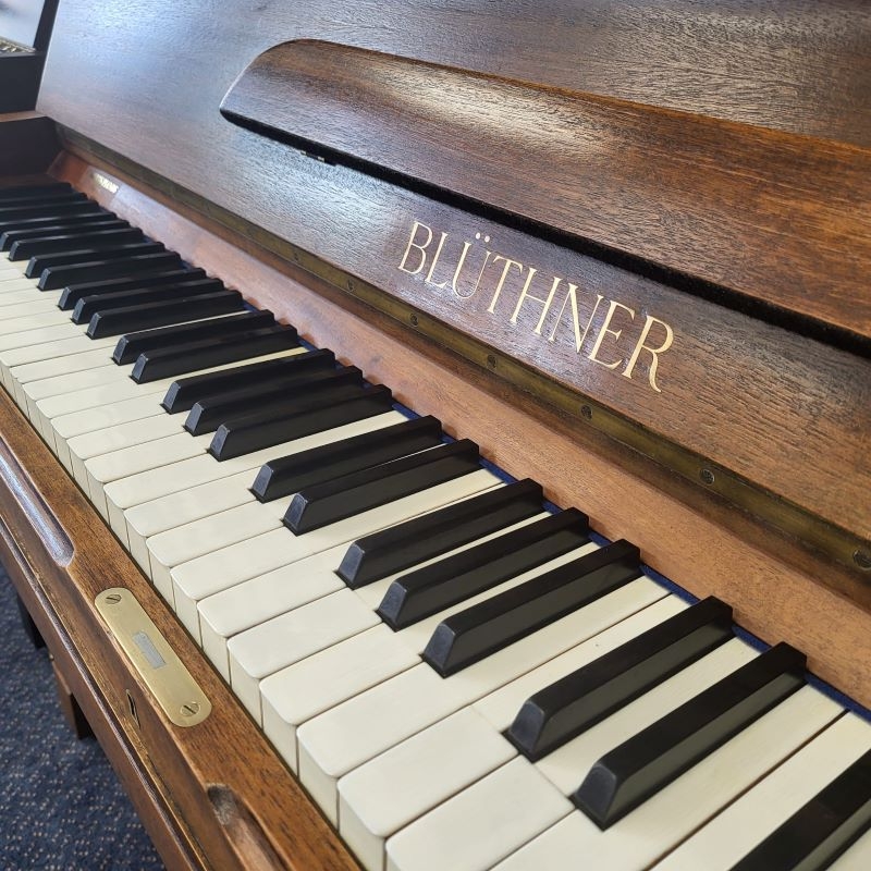 Bluthner upright Piano in mahogany – Gallery image – Roberts Pianos Oxford