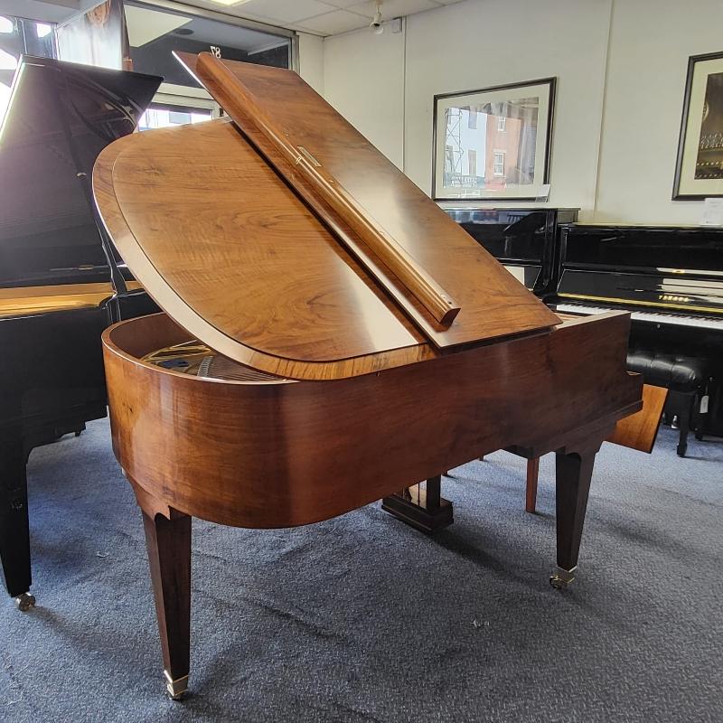 Bluthner style IVa grand Piano in walnut – Gallery image – Roberts Pianos Oxford