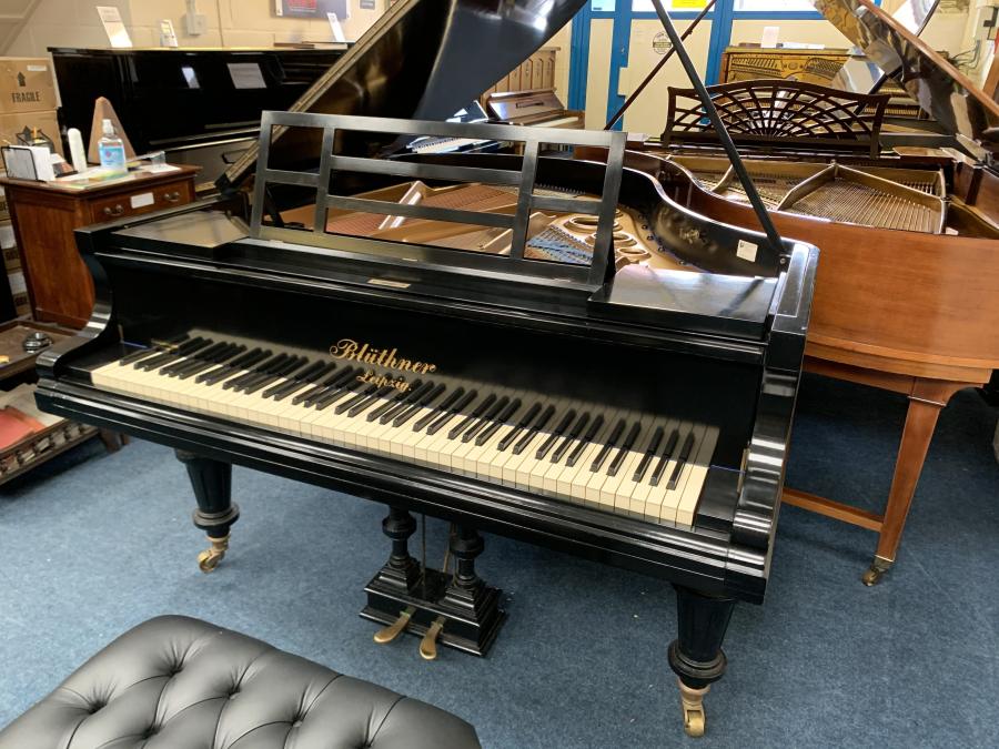 Bluthner style VI grand Piano in black – Gallery image – Roberts Pianos Oxford