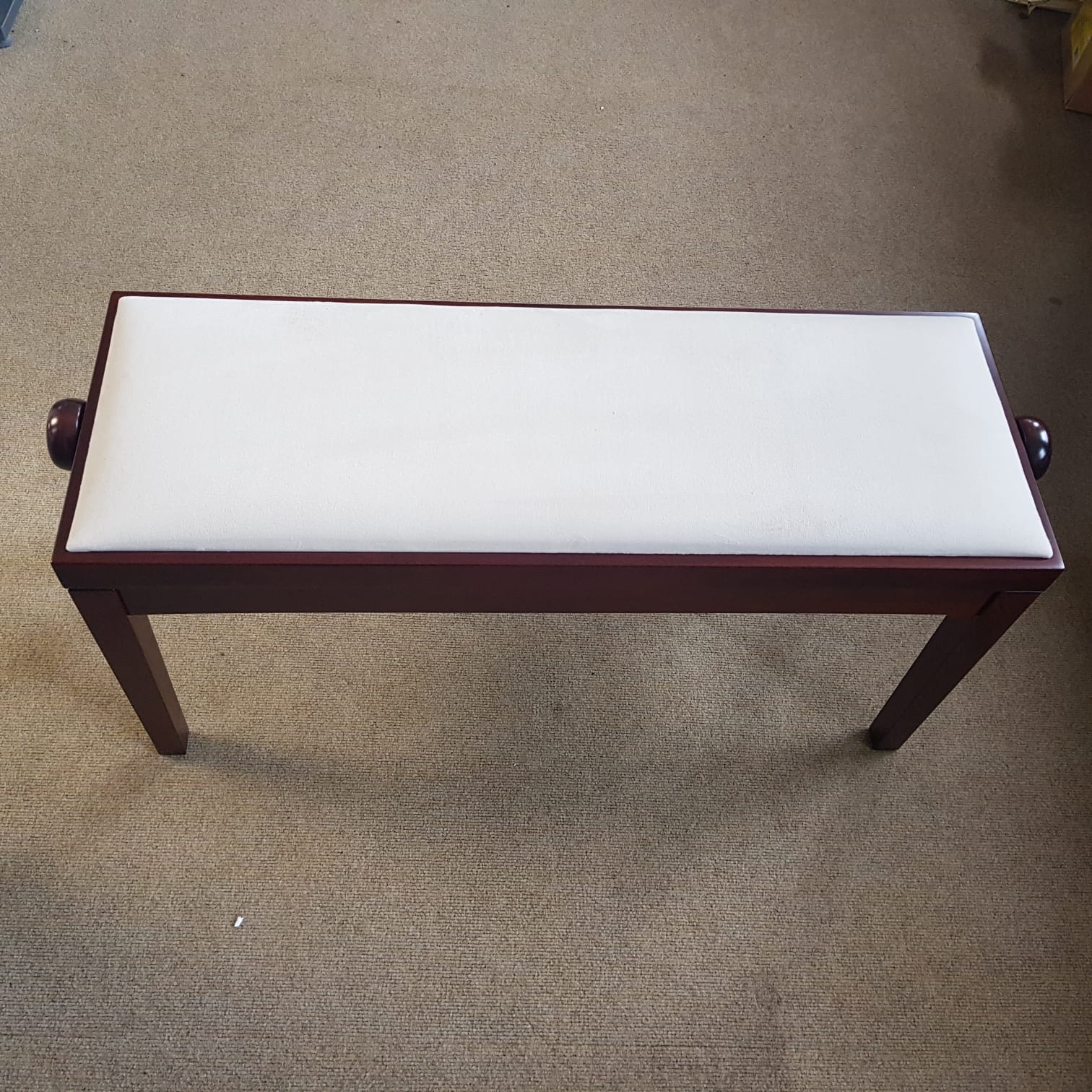 Hidrau Geneva Stool