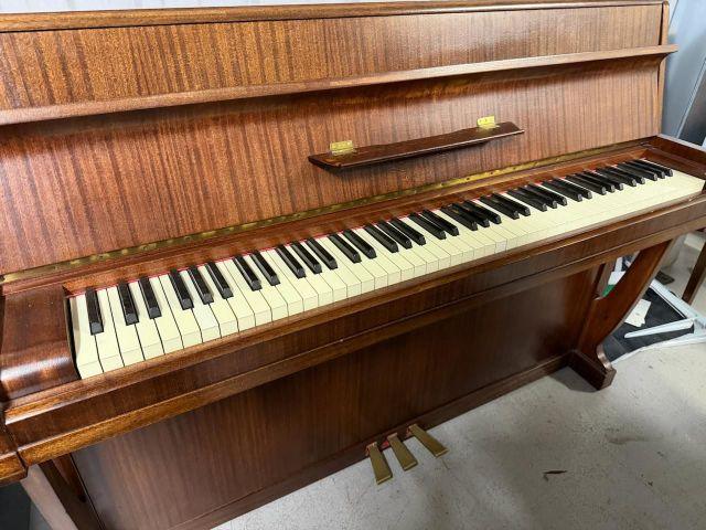 Erard upright Piano in Mahogany – Gallery image – Roberts Pianos Oxford