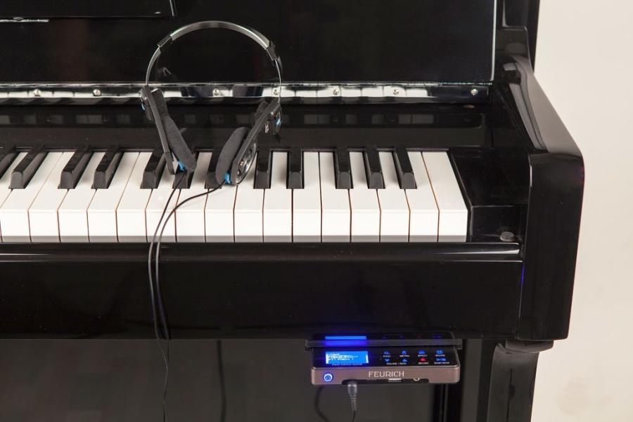 Feurich 122 Silent System Upright Piano – Gallery image – Roberts Pianos Oxford