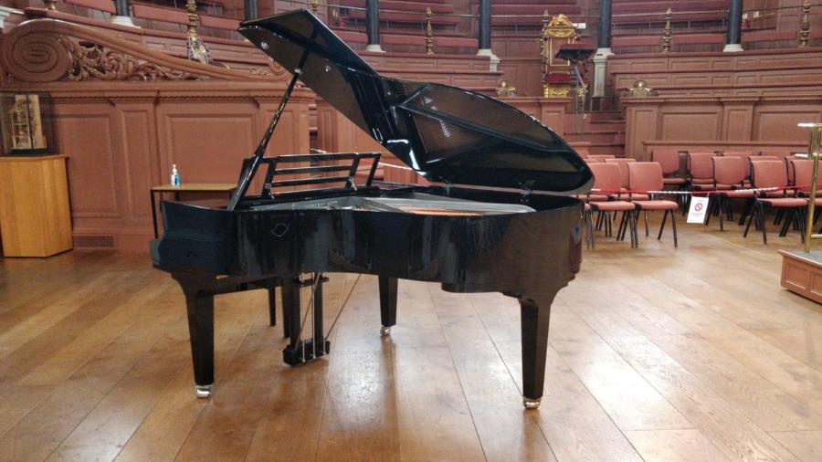 Feurich F179 Dynamic II grand Piano in black – Gallery image – Roberts Pianos Oxford