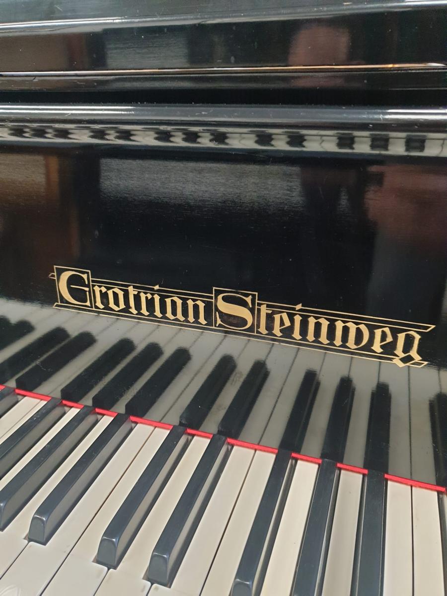 Grotrian Steinweg 200 grand Piano in black – Featured image – Roberts Pianos Oxford
