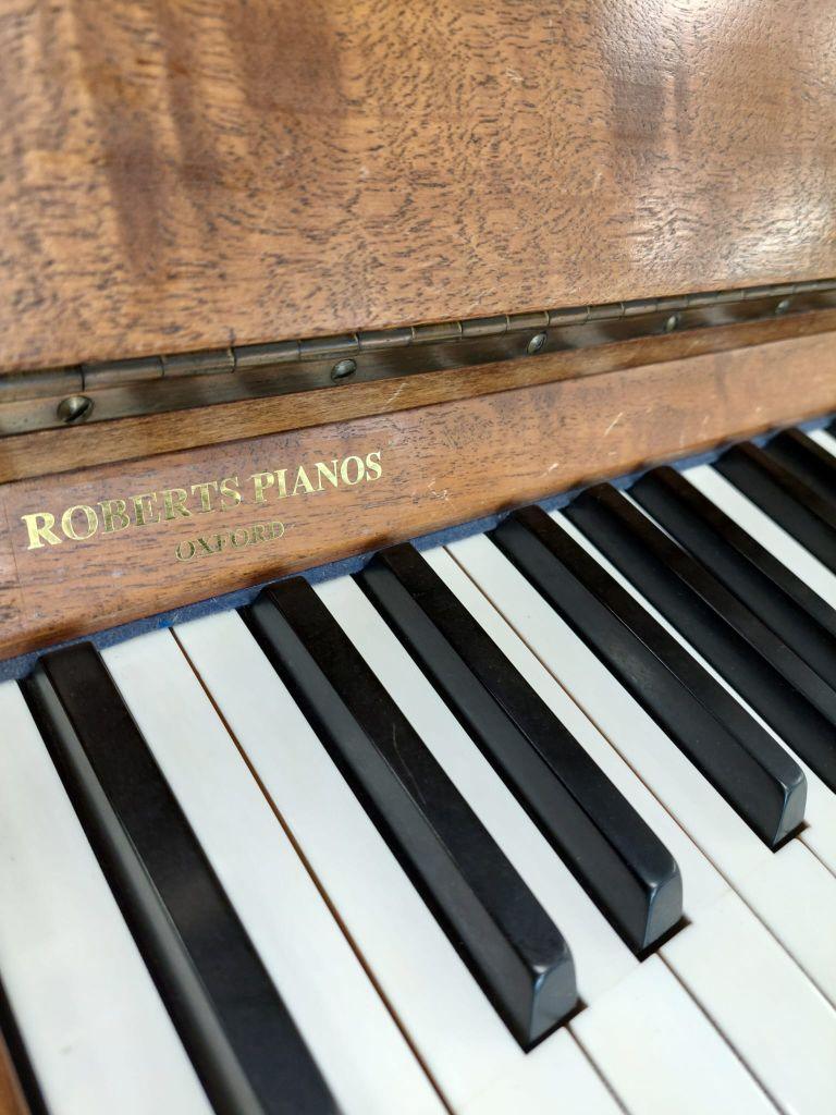 Grotrian Steinweg 120 upright Piano in mahogany – Gallery image – Roberts Pianos Oxford