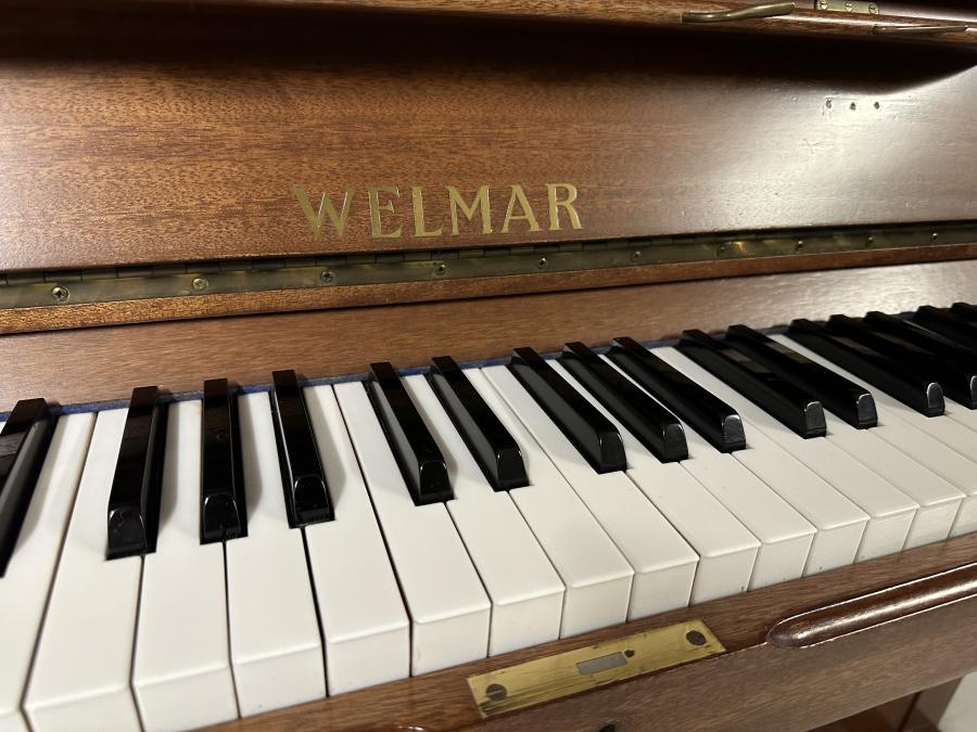 Welmar 125 upright Piano in Mahogany – Gallery image – Roberts Pianos Oxford