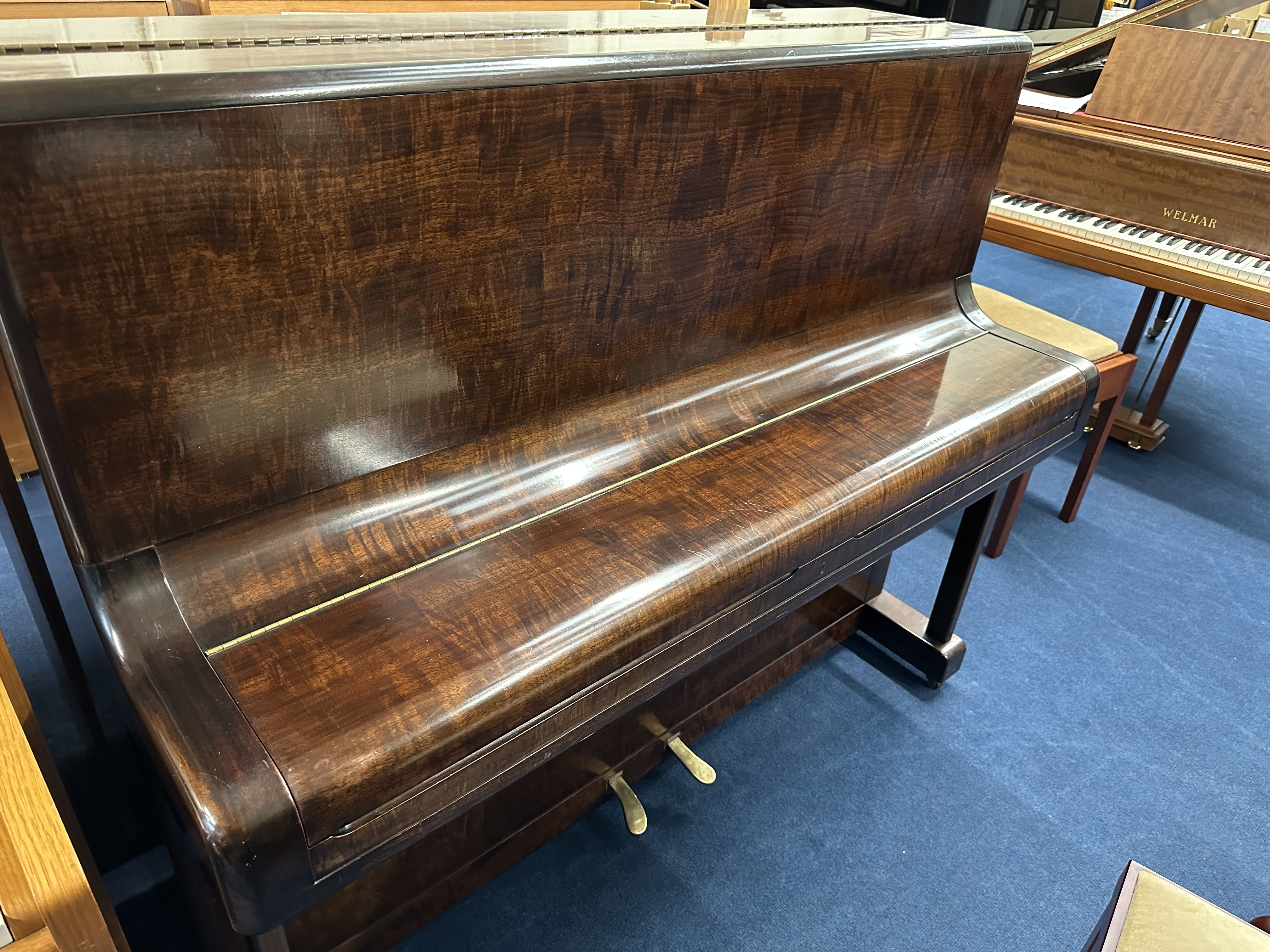 Welmar upright Piano in mahogany – Gallery image – Roberts Pianos Oxford