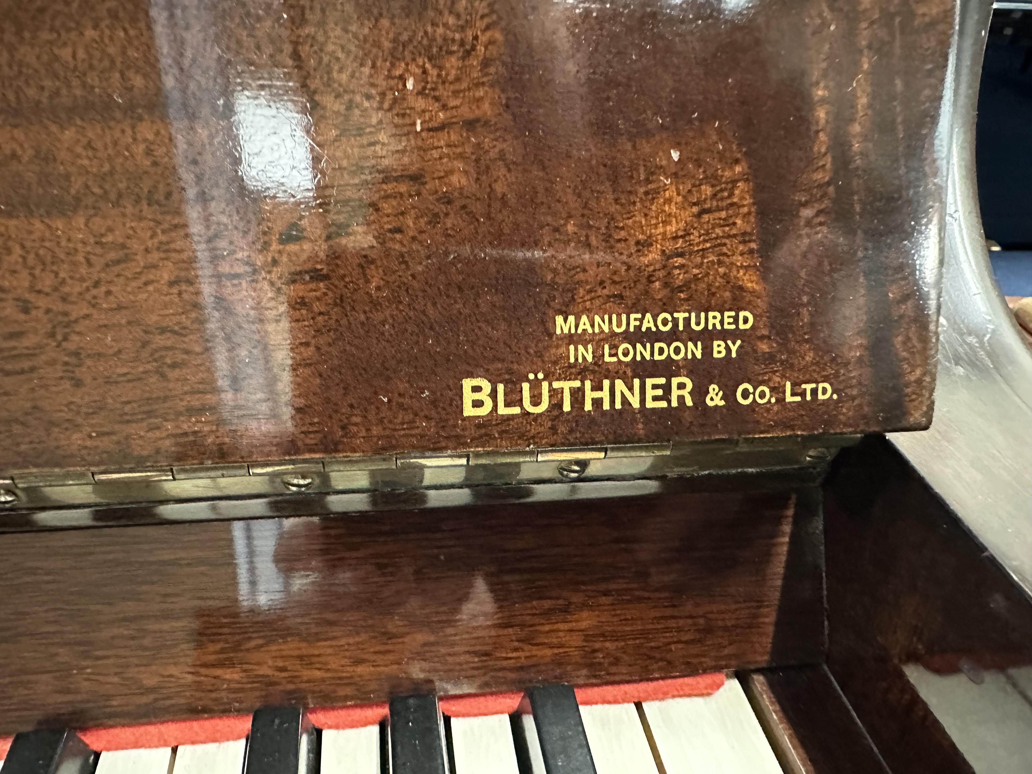 Welmar upright Piano in mahogany – Gallery image – Roberts Pianos Oxford