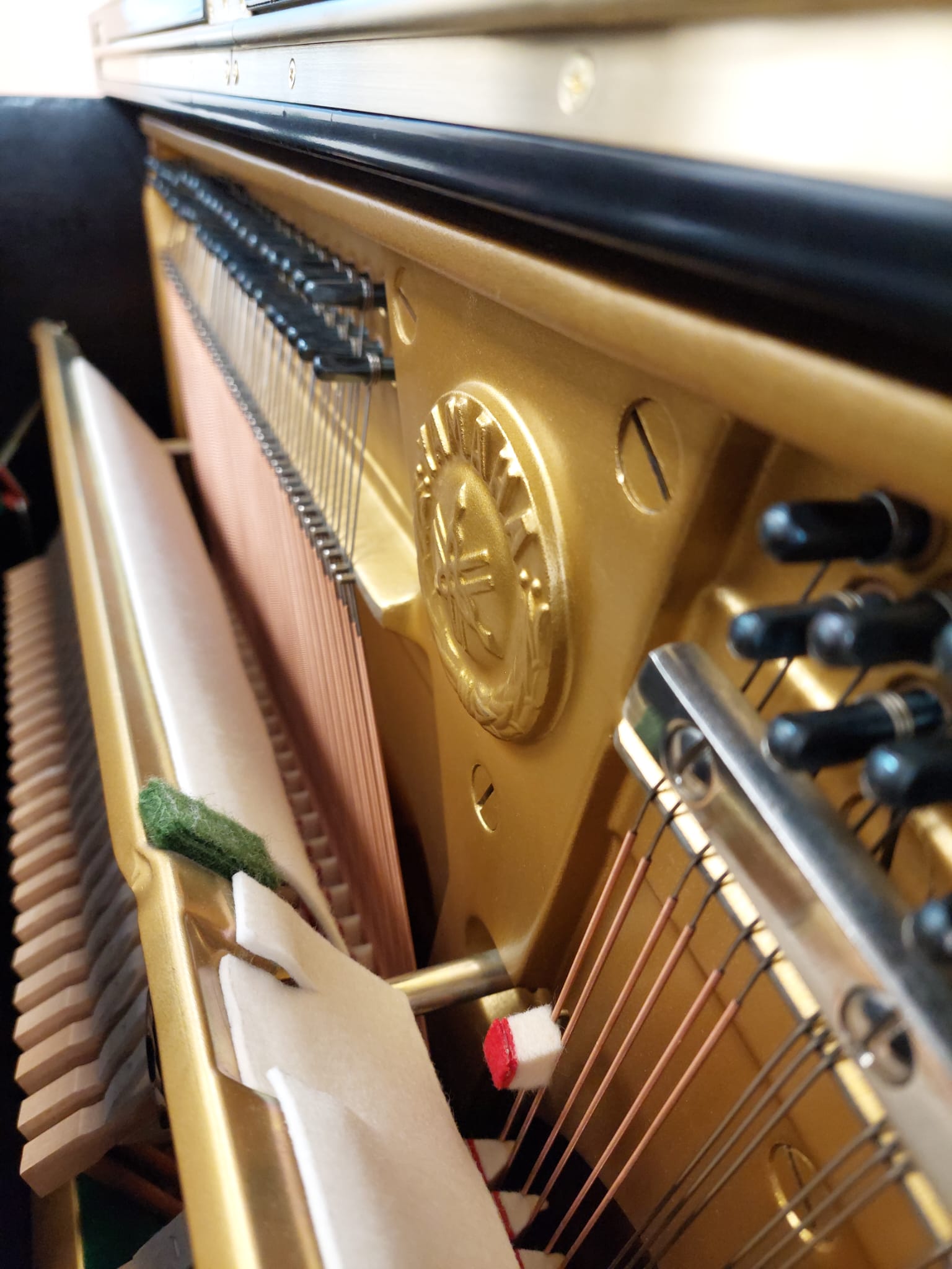Yamaha U3H Upright Piano in Black Polyester – Gallery image – Roberts Pianos Oxford