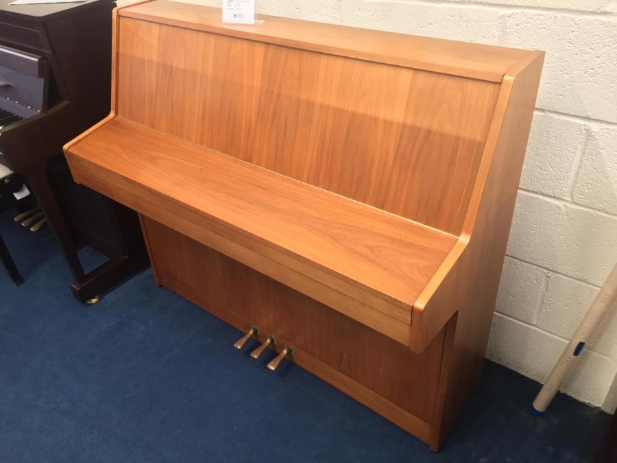 Kemble Compact upright Piano in Teak – Gallery image – Roberts Pianos Oxford