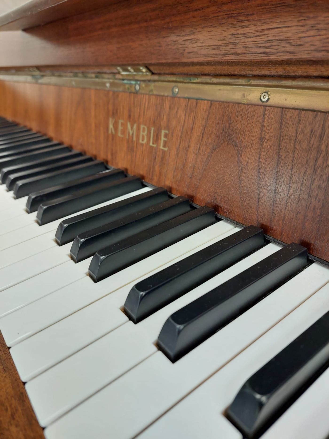 Kemble Compact upright Piano in Mahogany – Featured image – Roberts Pianos Oxford
