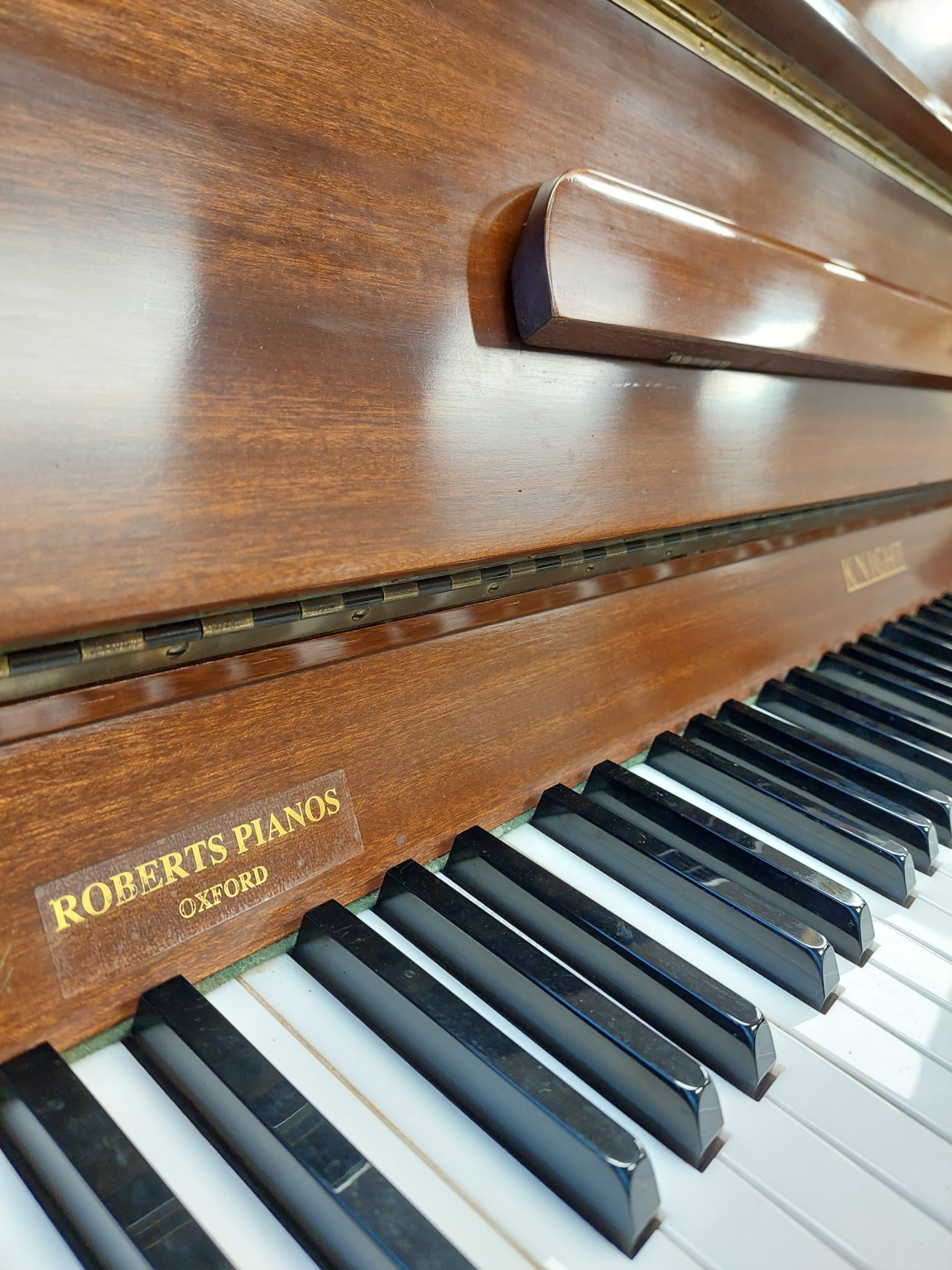 Knight K6 (K20) upright Piano in Mahogany satin – Gallery image – Roberts Pianos Oxford