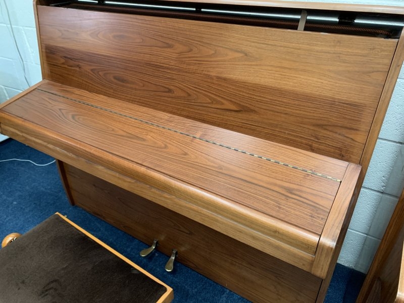 Knight K10 upright Piano in light mahogany – Gallery image – Roberts Pianos Oxford