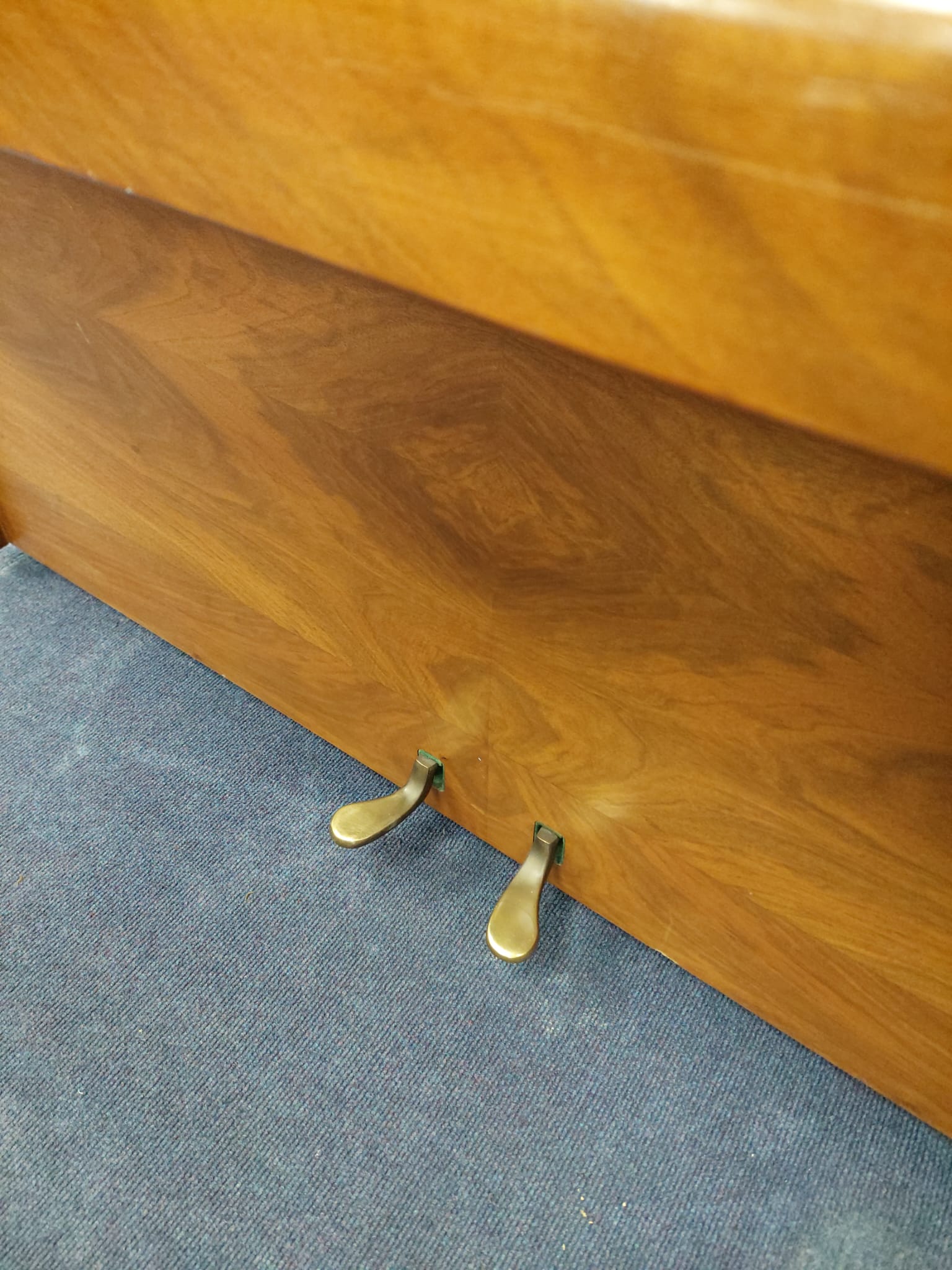 Knight K10 Upright Piano in Walnut – Gallery image – Roberts Pianos Oxford