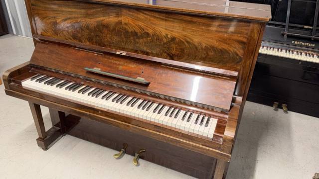 Steinway Vertegrand Upright Piano in Mahogany – Inventory thumbnail – Roberts Pianos Oxford