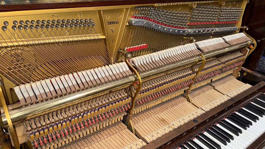 Steinway Vertegrand Upright Piano in Mahogany – Gallery image – Roberts Pianos Oxford