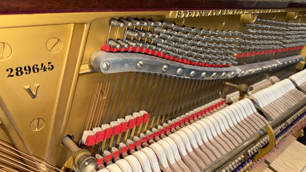 Steinway Vertegrand Upright Piano in Mahogany – Gallery image – Roberts Pianos Oxford