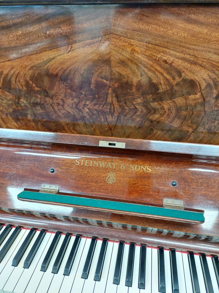 Steinway Vertegrand Upright Piano in Mahogany – Gallery image – Roberts Pianos Oxford