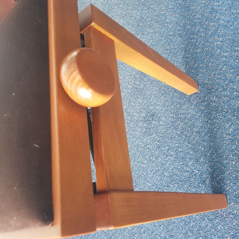 Hidrau Toledo Stool stool Piano in Old Cherry – Gallery image – Roberts Pianos Oxford