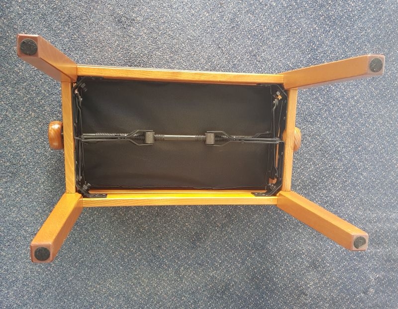 Hidrau Toledo Stool stool Piano in Old Cherry – Gallery image – Roberts Pianos Oxford