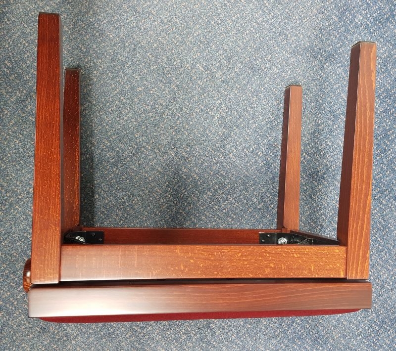 Hidrau Toledo Stool stool Piano in Mahogany Burgh – Gallery image – Roberts Pianos Oxford
