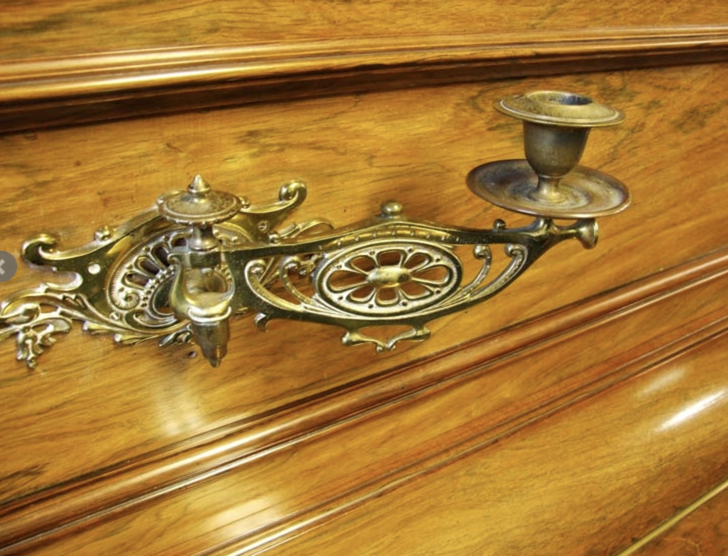 Bluthner upright Piano in rosewood with sconces – Gallery image – Roberts Pianos Oxford